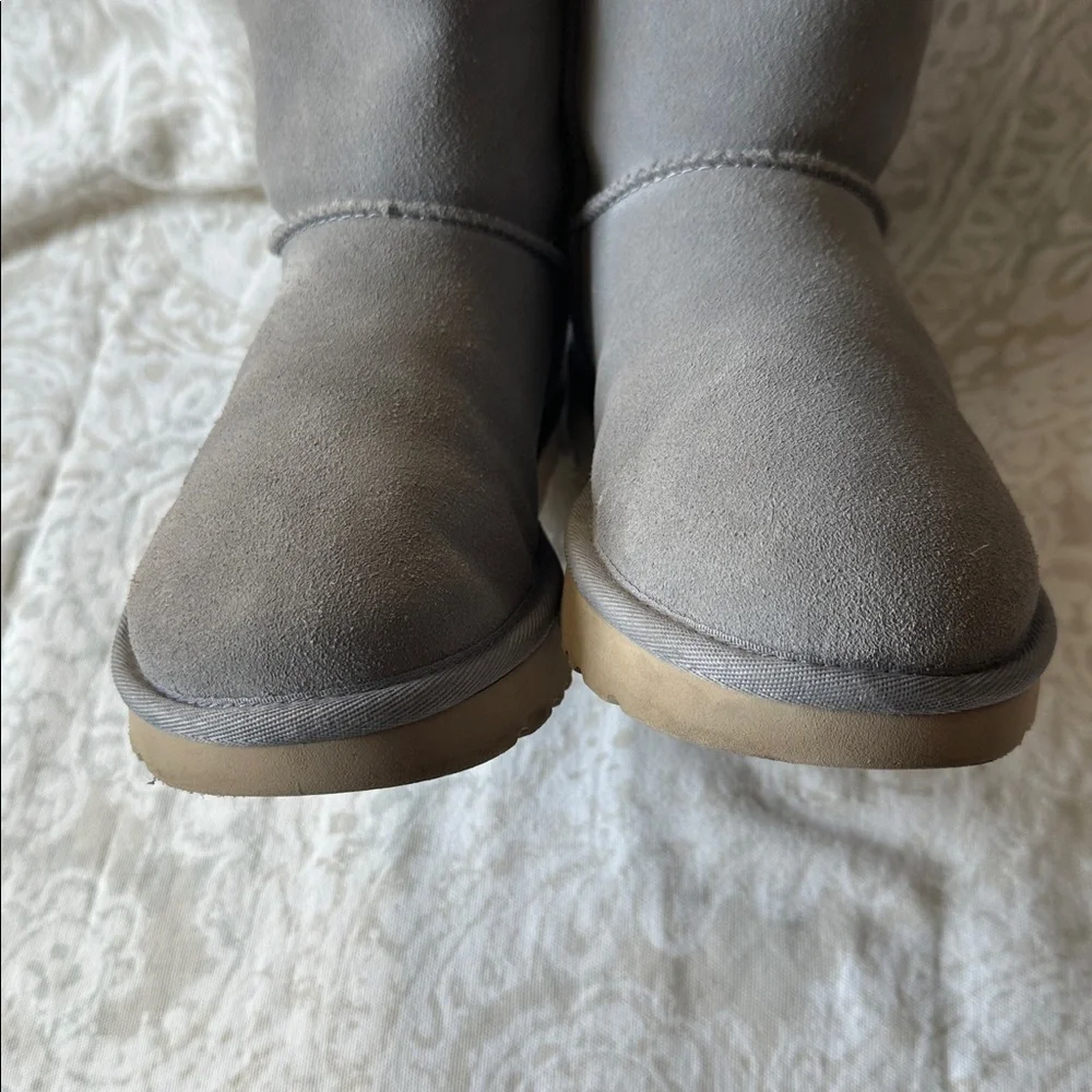 UGG Bailey Fashion Buckle color gray